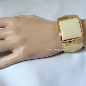 Avon vintage wide bracelet brede armband spang met creme cream designer chic posh statement chique 1.JPG