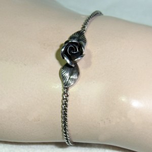 Teka Theodor Klotz Pforzheim Germany Duitsland designer vintage dunne thin small roos rose bracelet armband 2.JPG