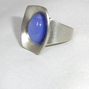 Jorgen Jensen Denemarken Denmark modernistische 60er jaren tinnen pewter verstelbare adjustable ring met een blauwe blue glassteen, no. 220 1.JPG