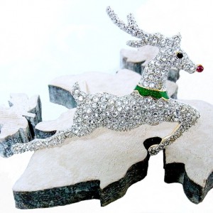 Franklin Mint Jewels of Christmas Reindeer pin brooch Kenneth Jay Lane 1997 vintage Kerst broche rendier 6.jpg