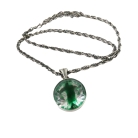 Vintage 925 Zilveren modernistische hanger met facet geslepen art glas of kristal aan een 925 zilveren ketting.