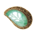 Antieke Chinese vermeil (verguld) zilveren broche met een handgesneden en gegraveerde jade blad, 20er - 40er jaren.